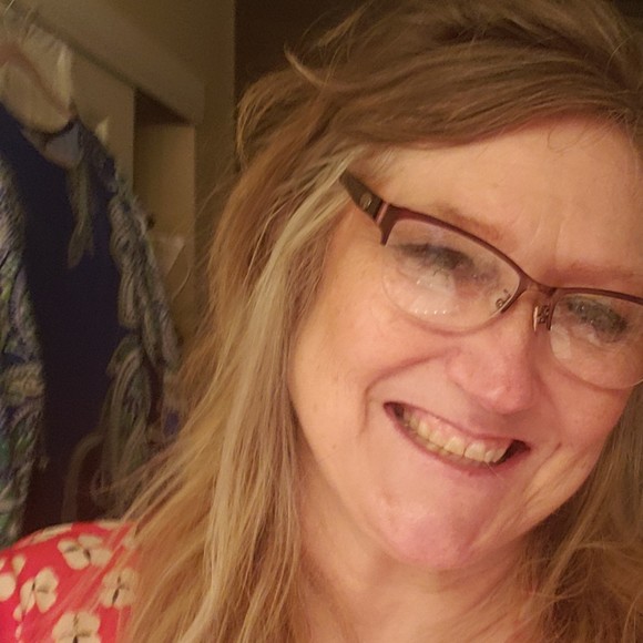 Meet your Posher, Paula - Picture 1 of 1